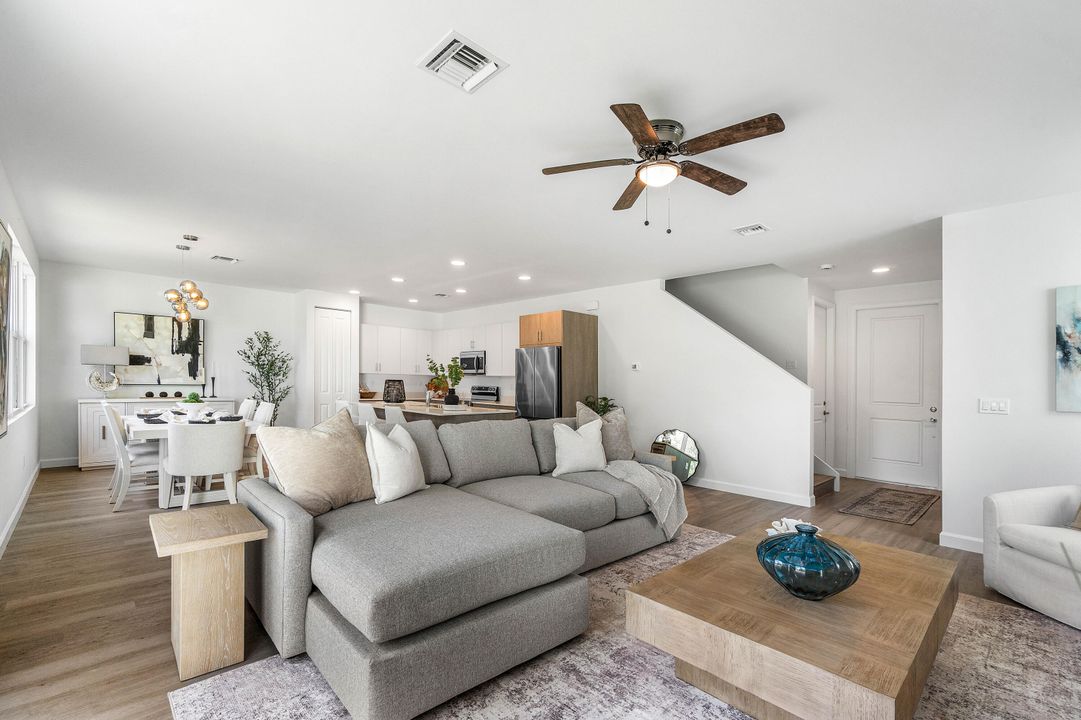 待售: $599,900 (4 贝兹, 2 浴室, 1971 平方英尺)