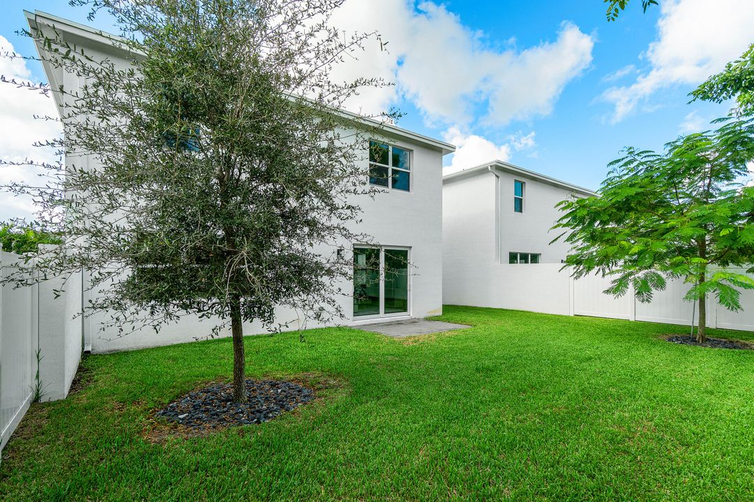 待售: $599,900 (4 贝兹, 2 浴室, 1971 平方英尺)