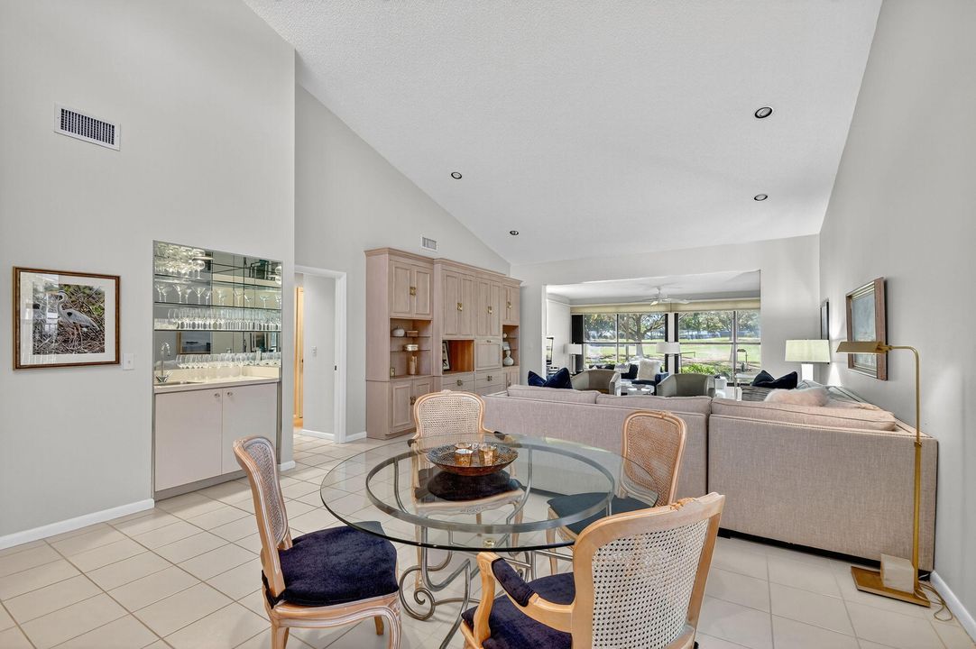 Activo con contrato: $279,000 (2 camas, 2 baños, 1734 Pies cuadrados)