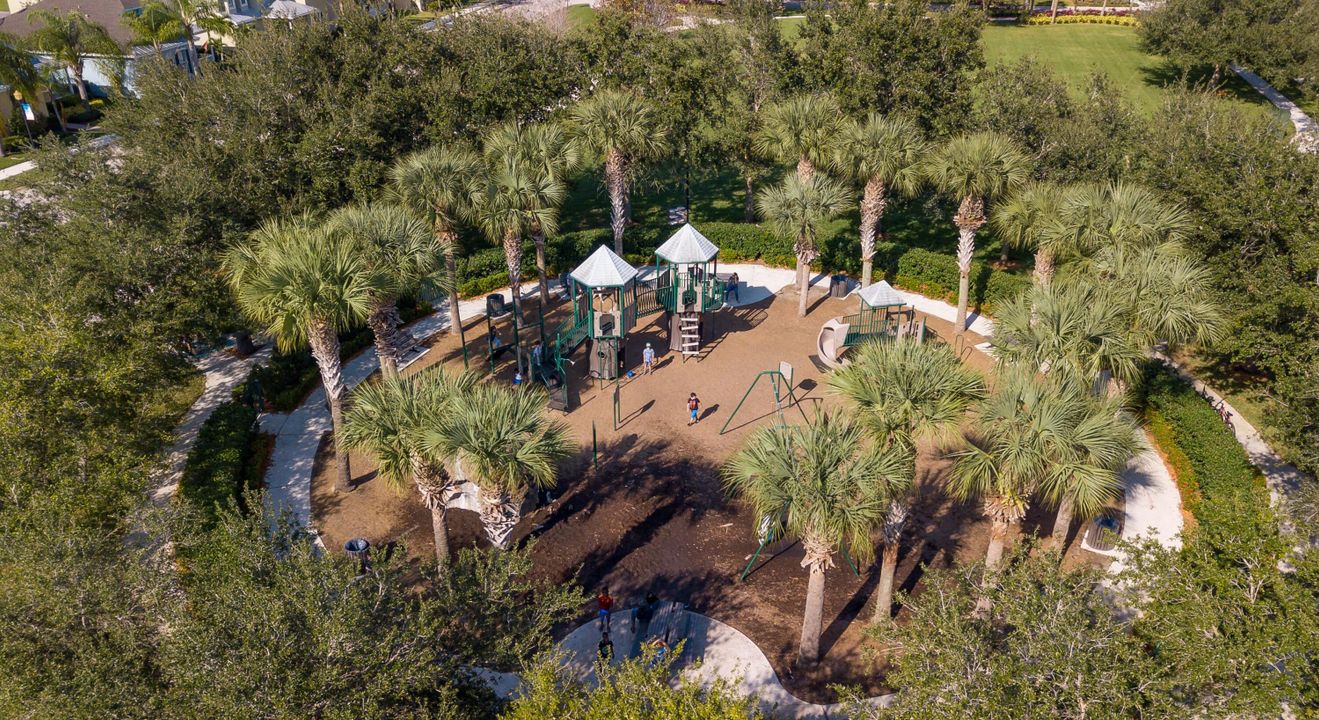 For Sale: $342,000 (2 beds, 2 baths, 1440 Square Feet)