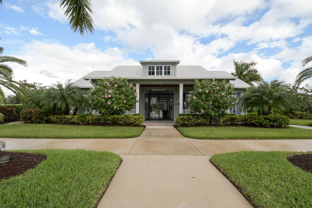 For Sale: $342,000 (2 beds, 2 baths, 1440 Square Feet)