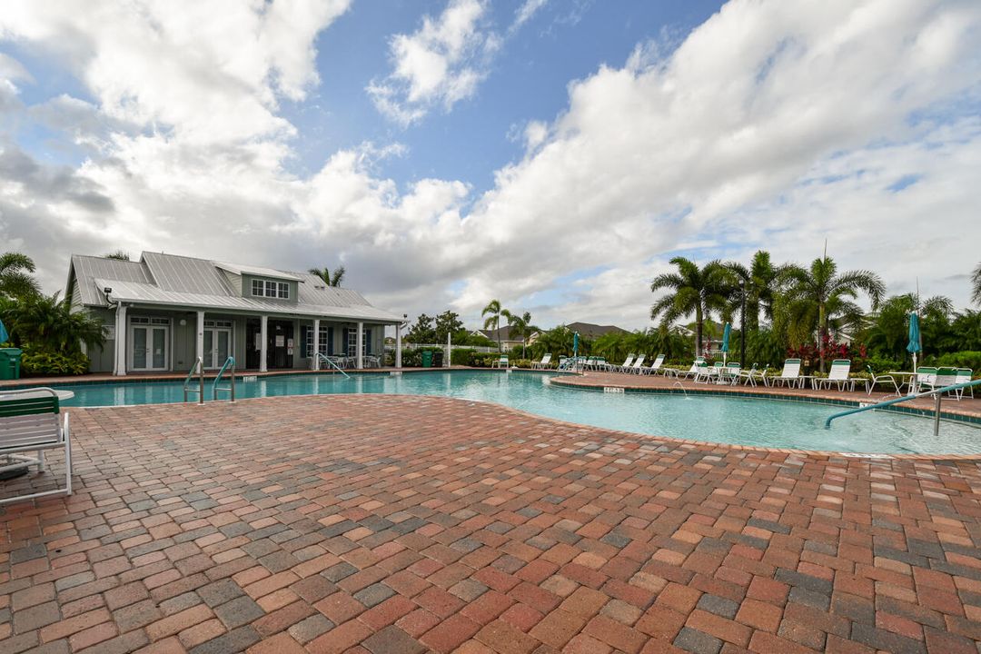 For Sale: $342,000 (2 beds, 2 baths, 1440 Square Feet)