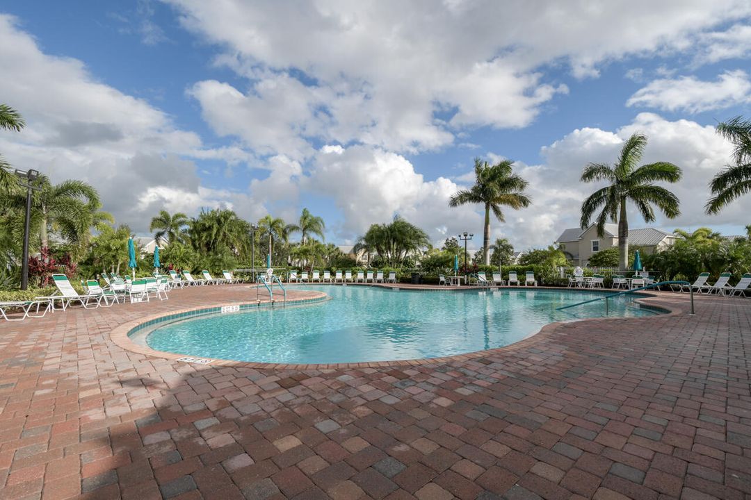 For Sale: $342,000 (2 beds, 2 baths, 1440 Square Feet)