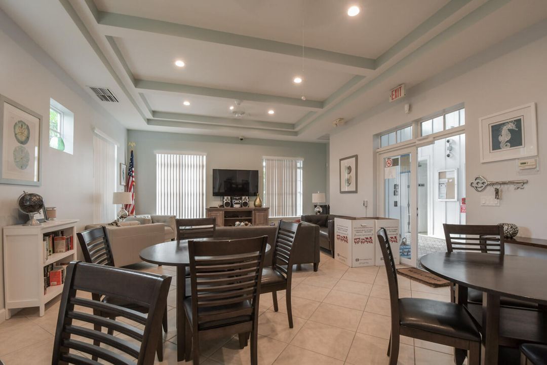 For Sale: $342,000 (2 beds, 2 baths, 1440 Square Feet)