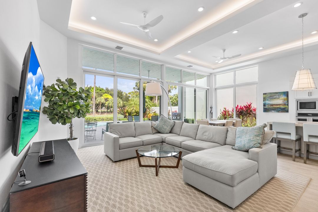 For Sale: $3,125,000 (3 beds, 4 baths, 2692 Square Feet)