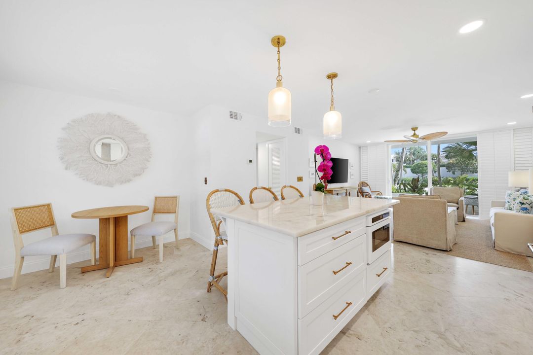 For Rent: $12,000 (2 beds, 2 baths, 990 Square Feet)