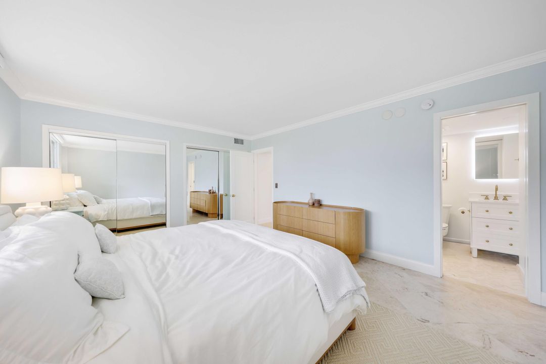 For Rent: $12,000 (2 beds, 2 baths, 990 Square Feet)