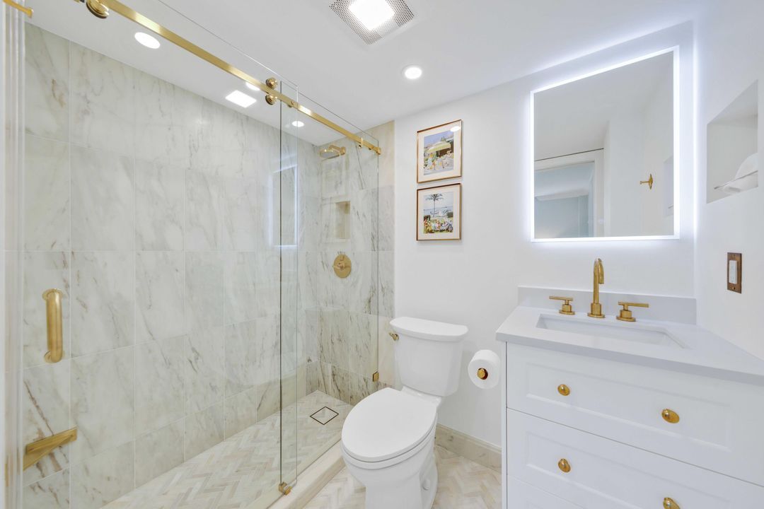 For Rent: $12,000 (2 beds, 2 baths, 990 Square Feet)