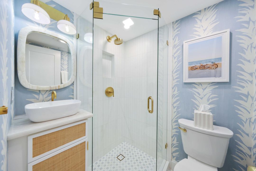 For Rent: $12,000 (2 beds, 2 baths, 990 Square Feet)