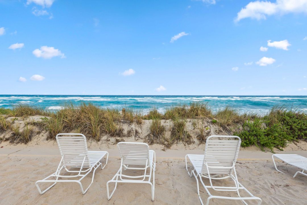 For Rent: $12,000 (2 beds, 2 baths, 990 Square Feet)