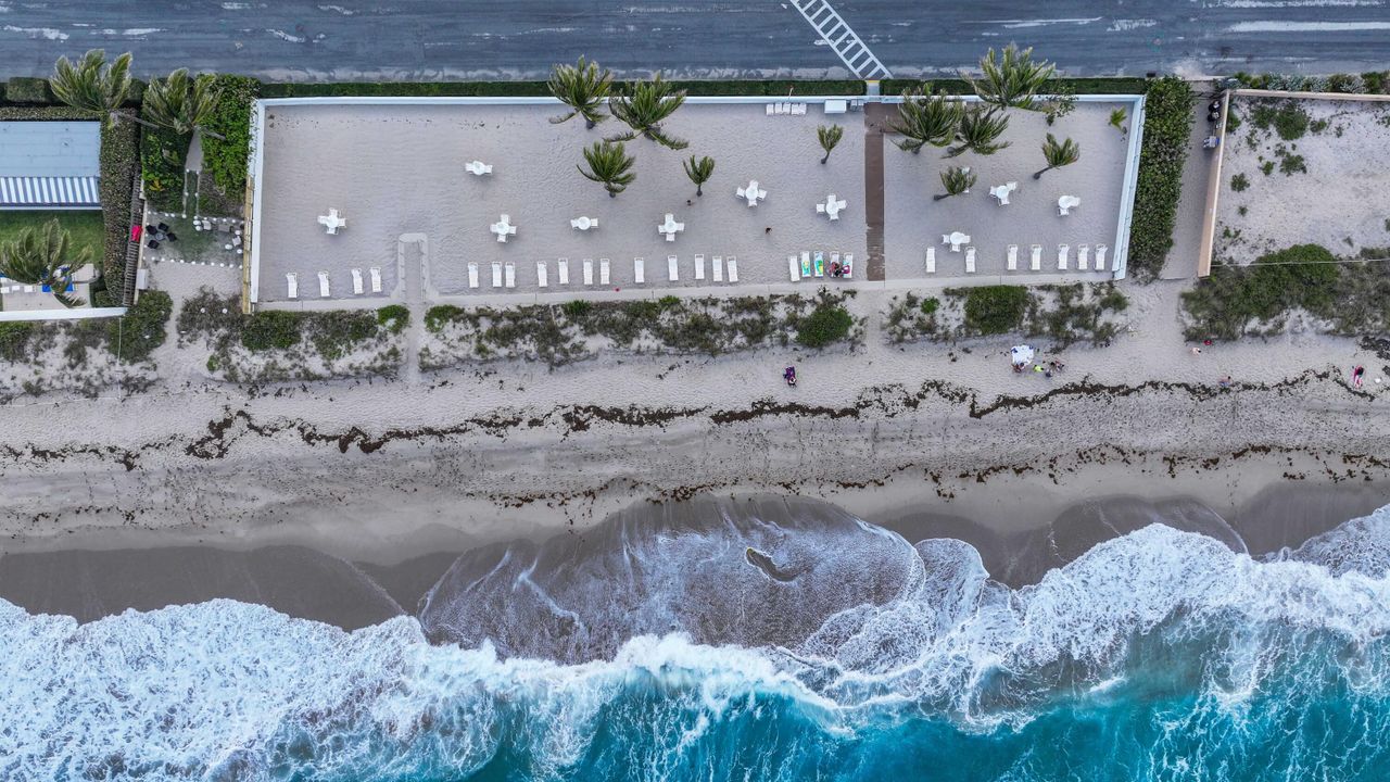 For Rent: $12,000 (2 beds, 2 baths, 990 Square Feet)