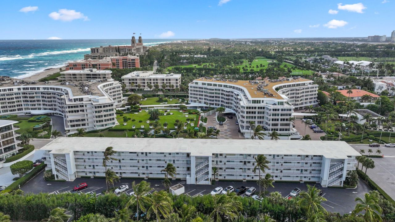 For Rent: $12,000 (2 beds, 2 baths, 990 Square Feet)