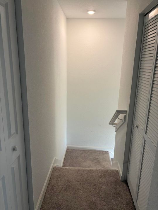 合同活跃: $3,500 (3 贝兹, 2 浴室, 1695 平方英尺)