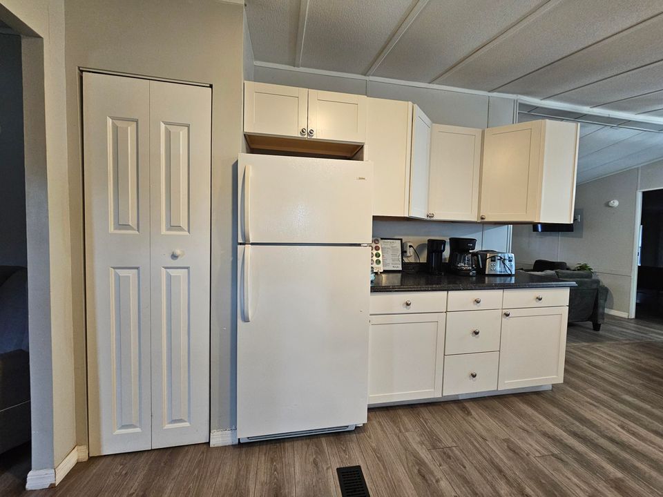 For Sale: $269,000 (3 beds, 2 baths, 1288 Square Feet)