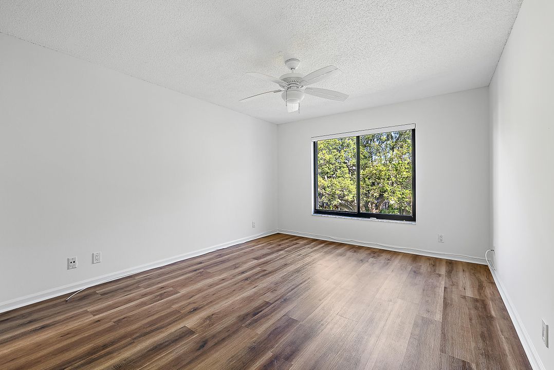 For Sale: $465,000 (2 beds, 2 baths, 1355 Square Feet)