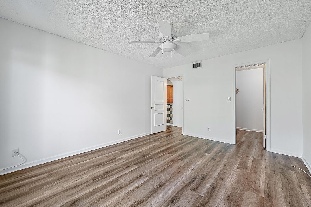 For Sale: $465,000 (2 beds, 2 baths, 1355 Square Feet)