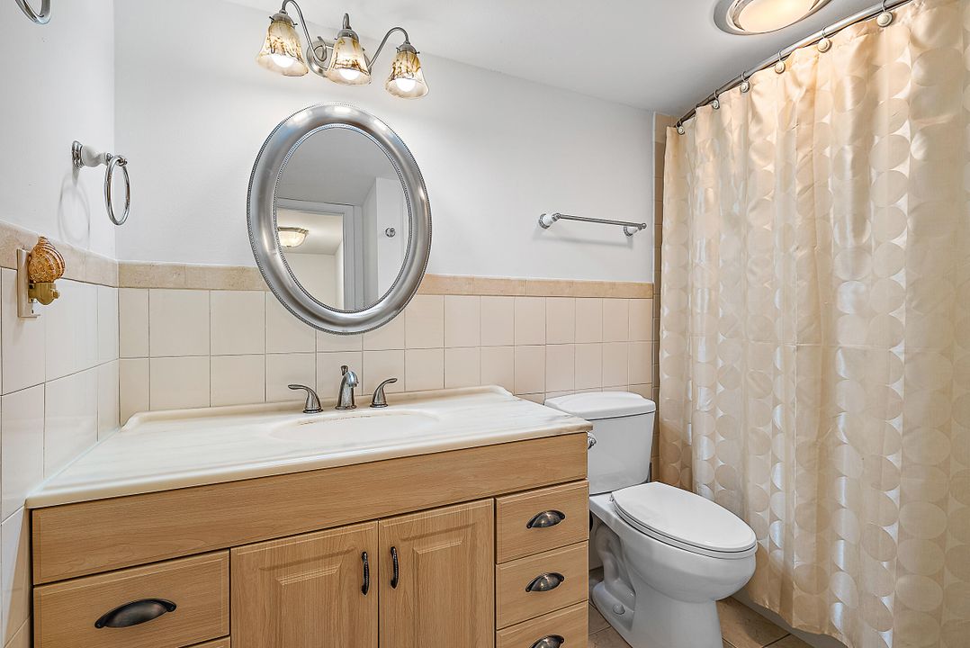 For Sale: $465,000 (2 beds, 2 baths, 1355 Square Feet)