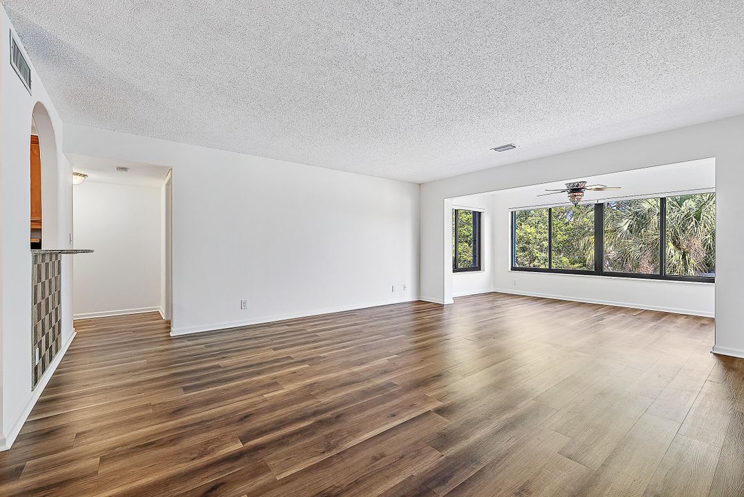 For Sale: $465,000 (2 beds, 2 baths, 1355 Square Feet)