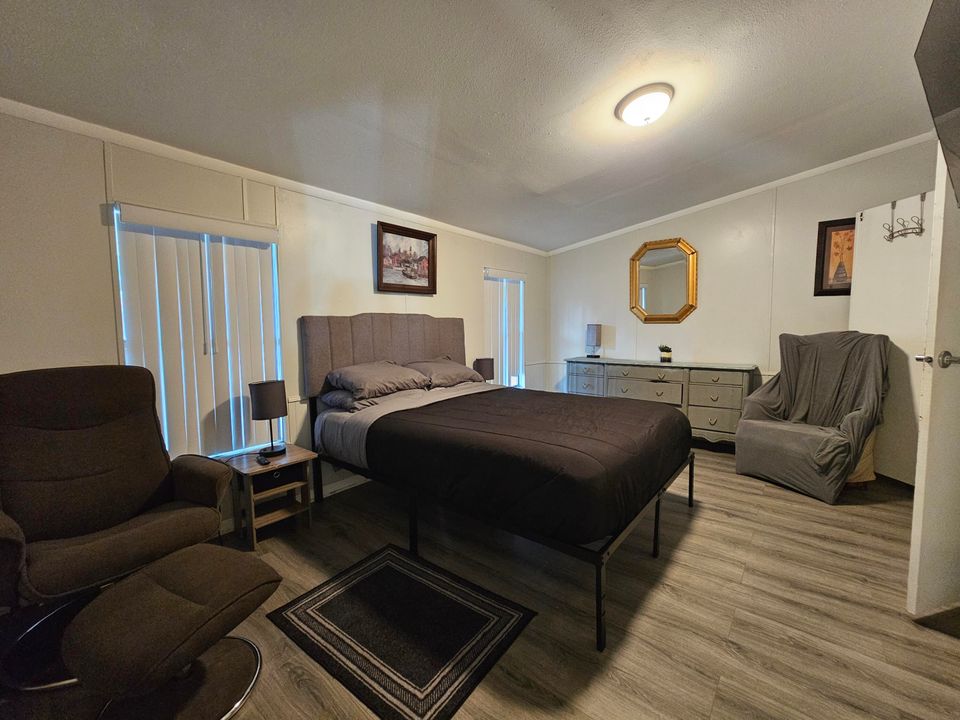 For Sale: $269,000 (3 beds, 2 baths, 1288 Square Feet)