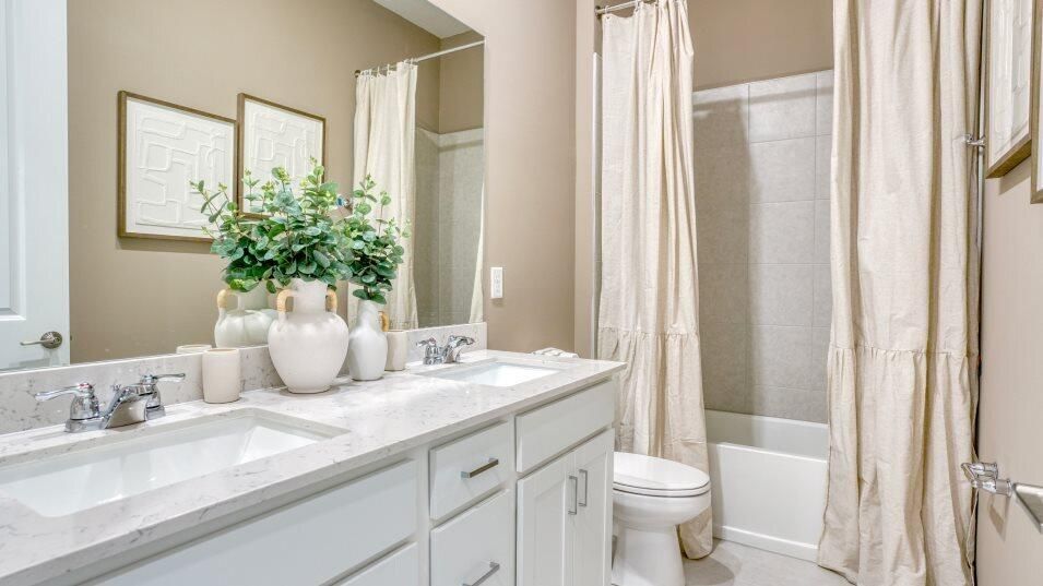 For Sale: $519,070 (2 beds, 2 baths, 2325 Square Feet)