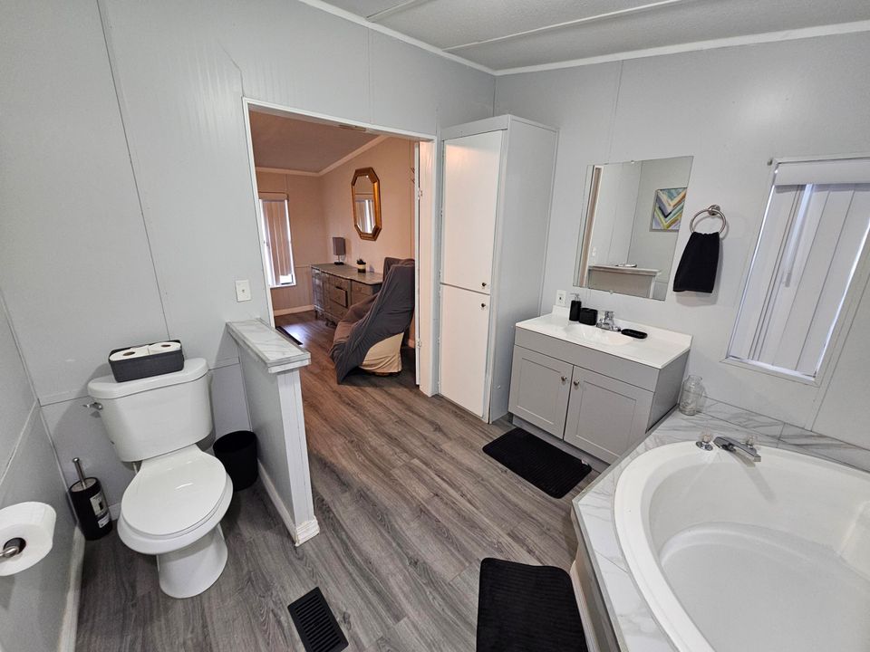 For Sale: $269,000 (3 beds, 2 baths, 1288 Square Feet)