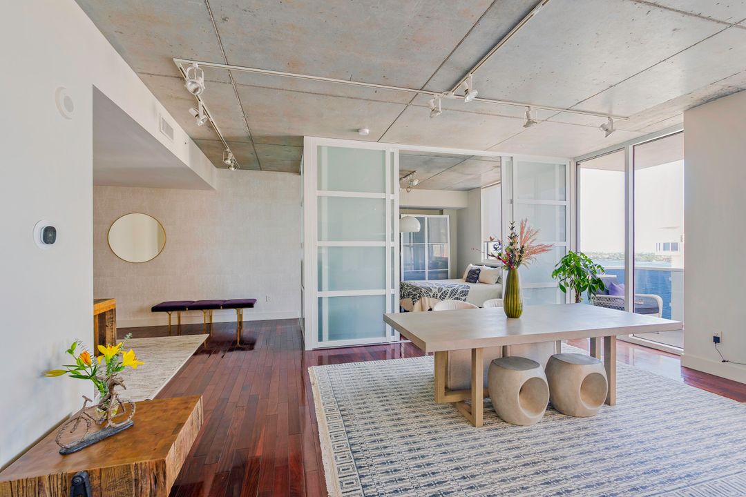 Active With Contract: $4,650 (2 beds, 2 baths, 1565 Square Feet)