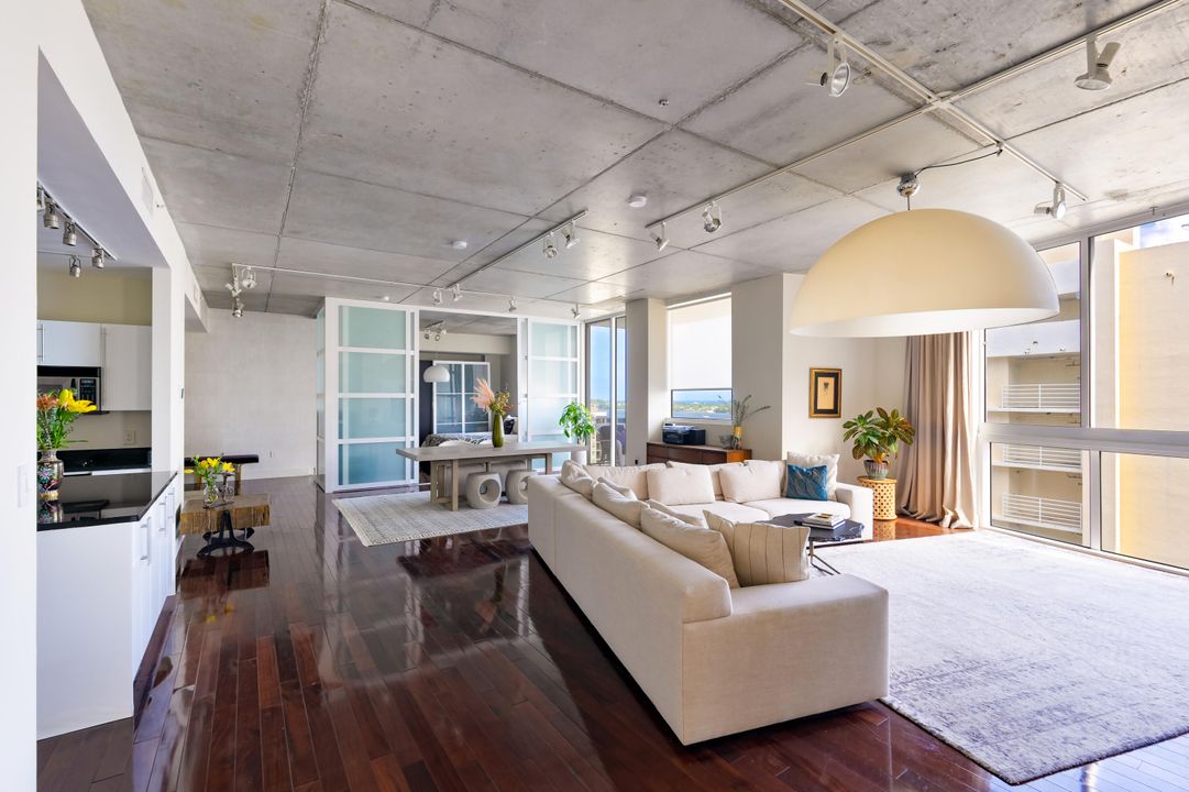 Active With Contract: $4,650 (2 beds, 2 baths, 1565 Square Feet)