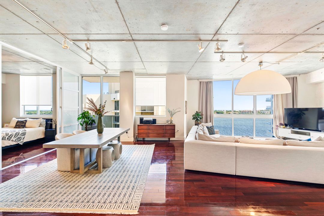 Active With Contract: $4,650 (2 beds, 2 baths, 1565 Square Feet)