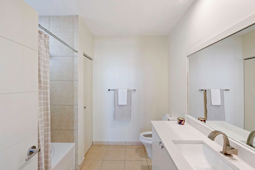Active With Contract: $4,650 (2 beds, 2 baths, 1565 Square Feet)
