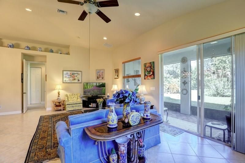 For Sale: $460,000 (3 beds, 2 baths, 1996 Square Feet)