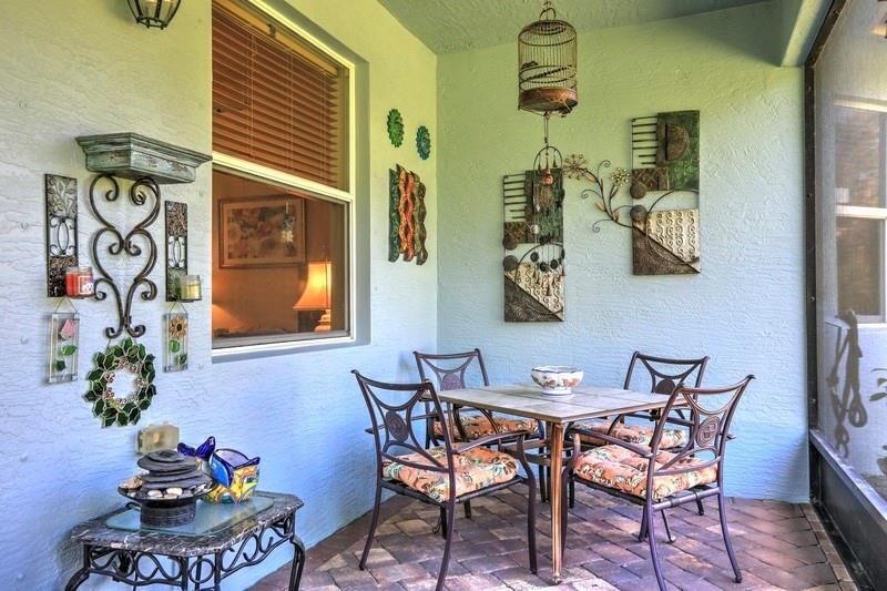 For Sale: $460,000 (3 beds, 2 baths, 1996 Square Feet)