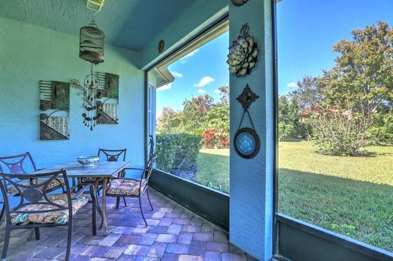 For Sale: $460,000 (3 beds, 2 baths, 1996 Square Feet)