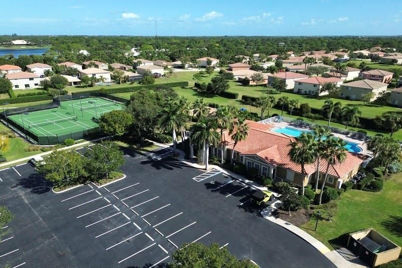 For Sale: $460,000 (3 beds, 2 baths, 1996 Square Feet)