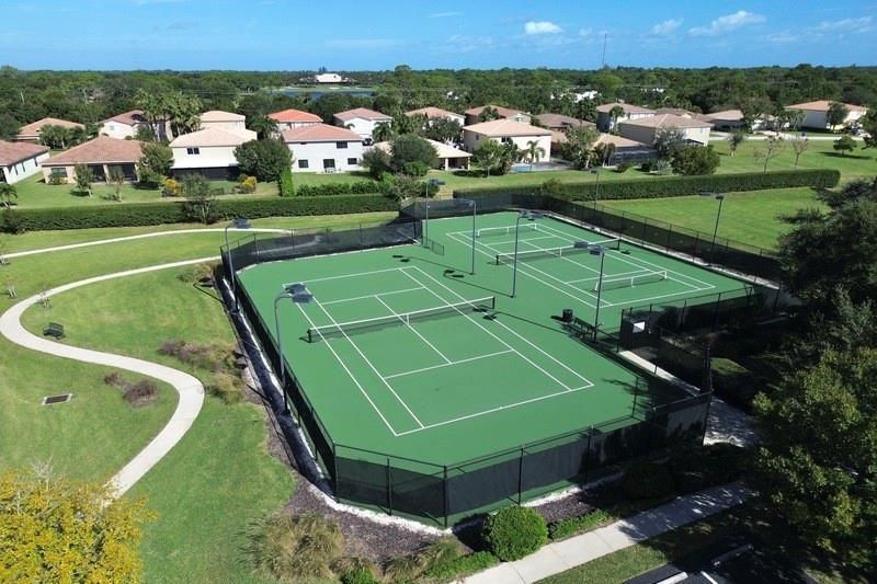 For Sale: $460,000 (3 beds, 2 baths, 1996 Square Feet)