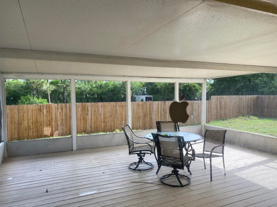 待售: $1,100,000 (4 贝兹, 2 浴室, 1612 平方英尺)