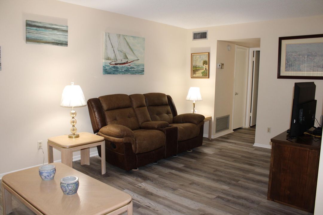 For Rent: $1,800 (1 beds, 1 baths, 750 Square Feet)