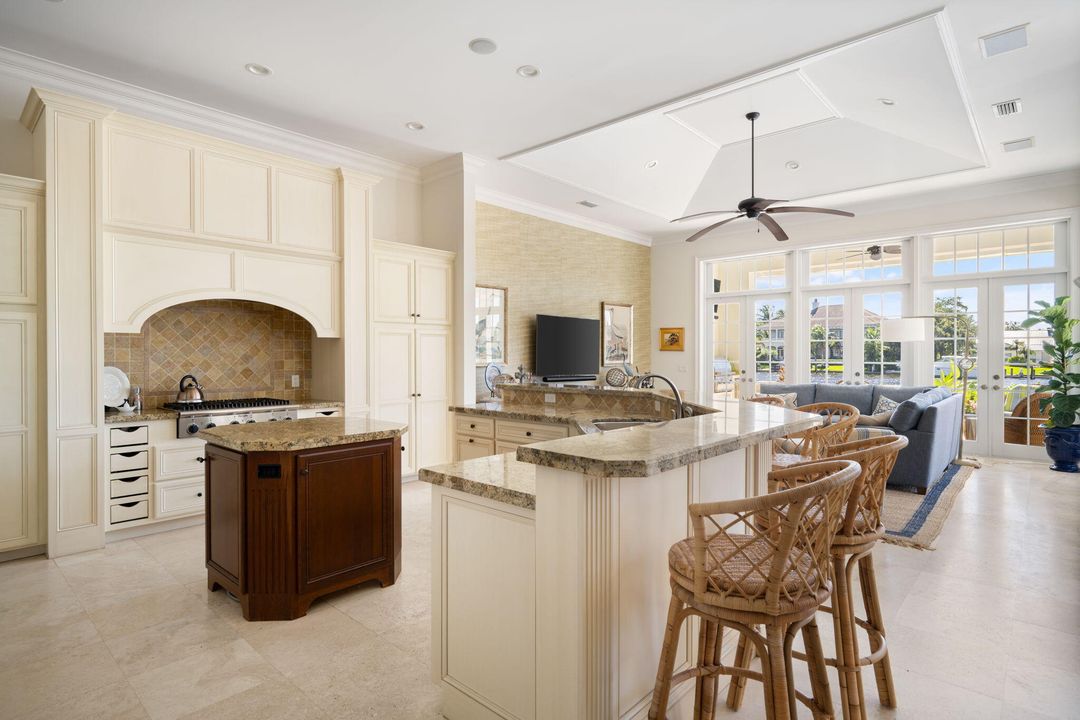 На продажу: $4,950,000 (4 спален, 4 ванн, 4719 Квадратных фут)