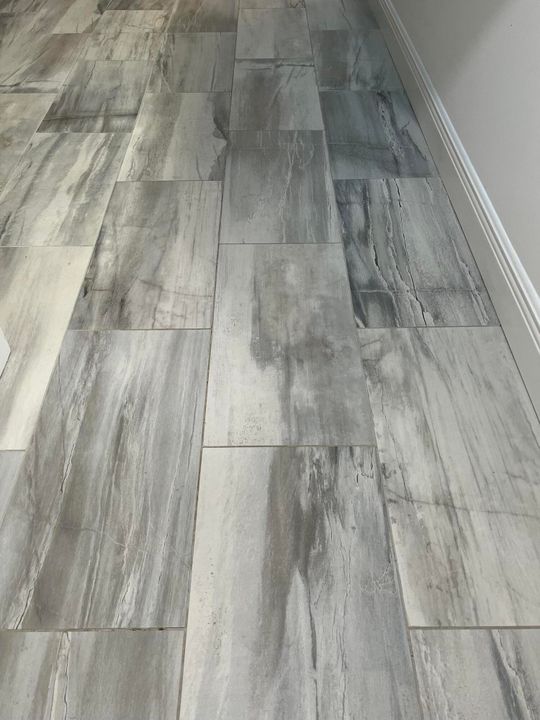 Active With Contract: $139,900 (2 beds, 2 baths, 883 Square Feet)