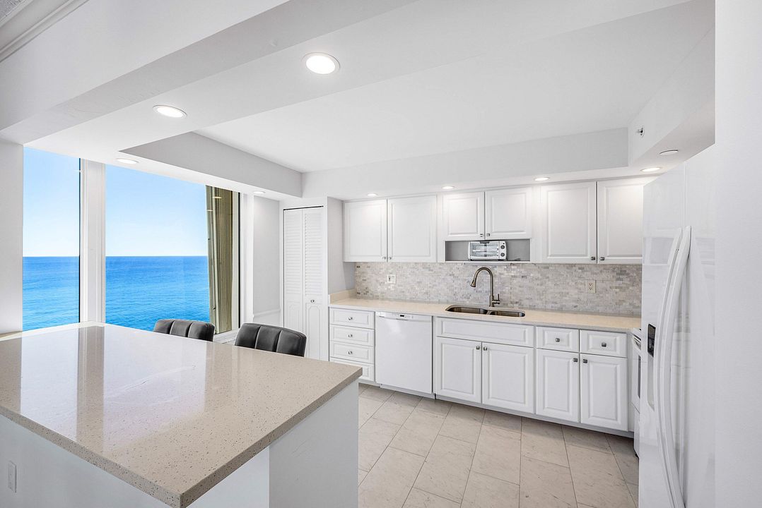 For Rent: $10,000 (2 beds, 2 baths, 1360 Square Feet)