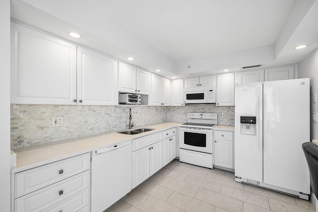 For Rent: $10,000 (2 beds, 2 baths, 1360 Square Feet)