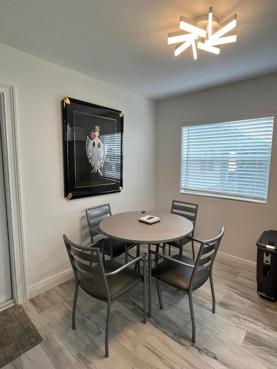 Active With Contract: $139,900 (2 beds, 2 baths, 883 Square Feet)