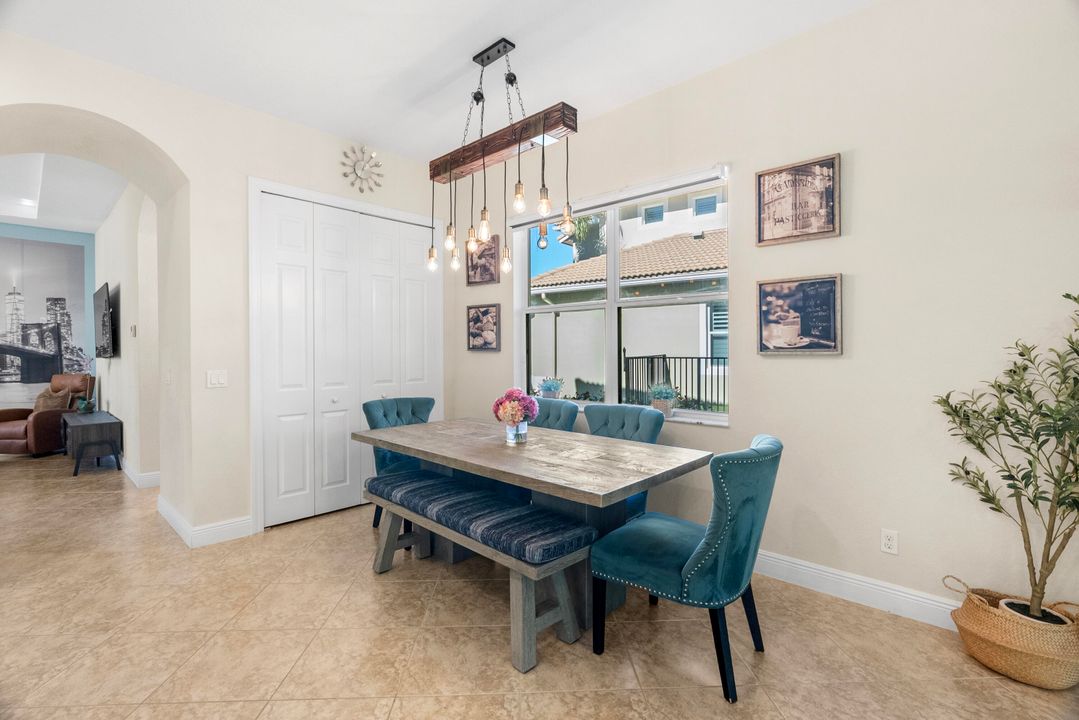 待售: $1,235,000 (5 贝兹, 4 浴室, 3509 平方英尺)