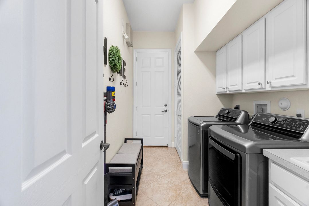 待售: $1,235,000 (5 贝兹, 4 浴室, 3509 平方英尺)