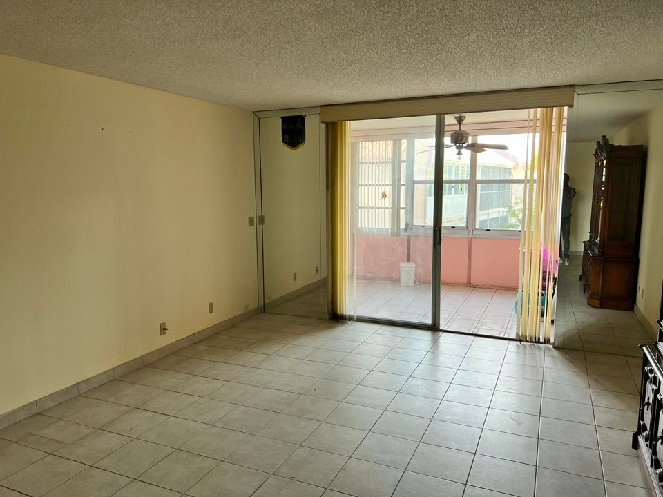 На продажу: $140,000 (2 спален, 2 ванн, 1110 Квадратных фут)