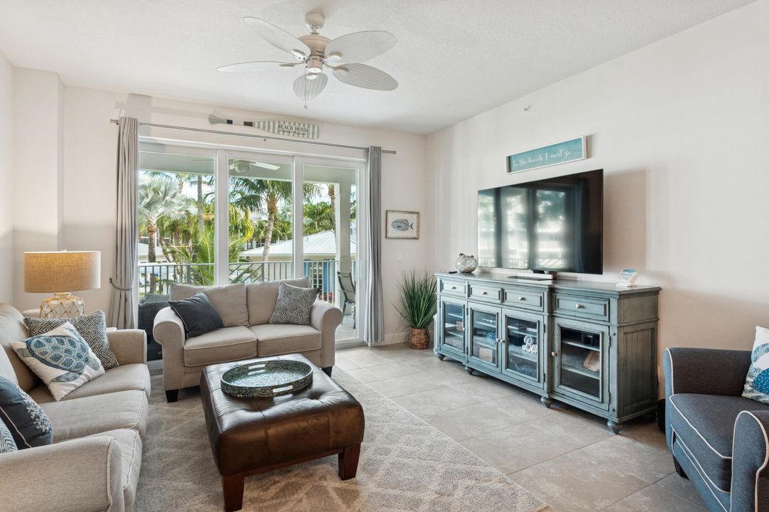 En Venta: $799,000 (2 camas, 2 baños, 1275 Pies cuadrados)