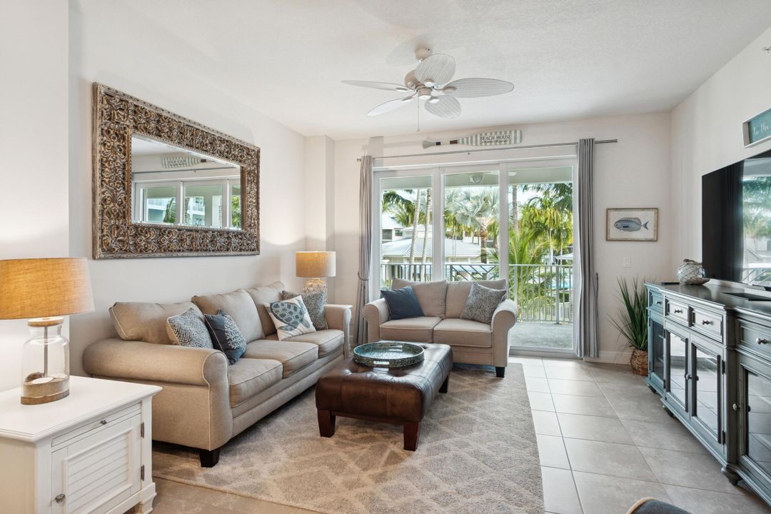 En Venta: $799,000 (2 camas, 2 baños, 1275 Pies cuadrados)