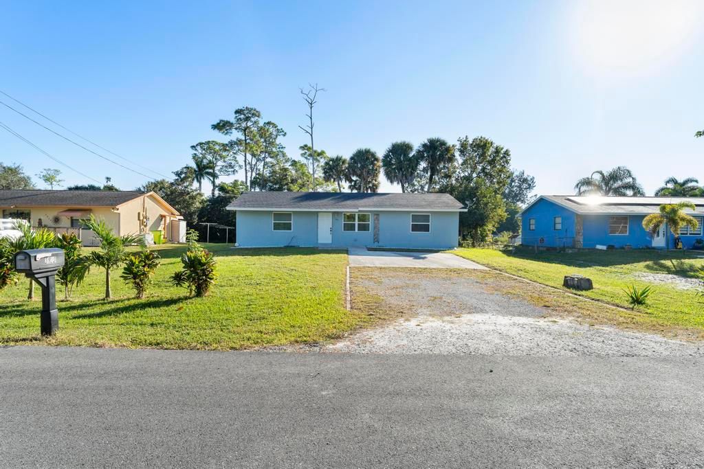 For Rent: $3,000 (3 beds, 2 baths, 1152 Square Feet)