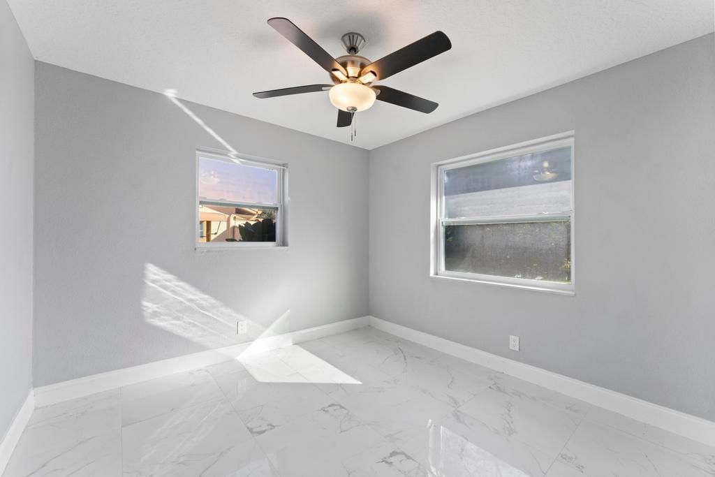 For Rent: $3,000 (3 beds, 2 baths, 1152 Square Feet)