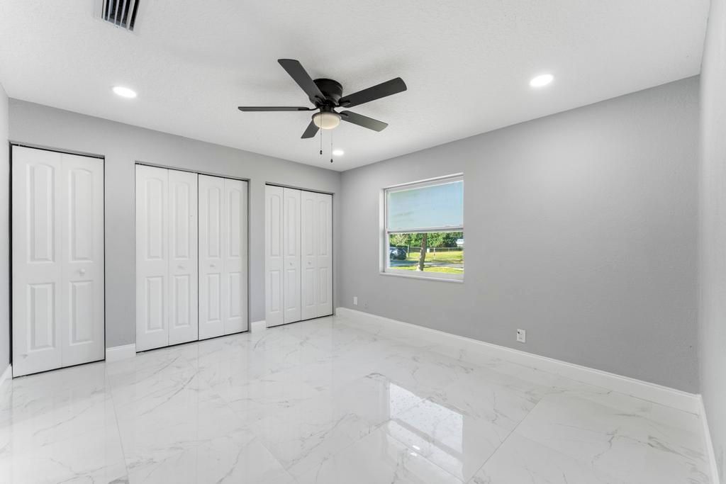 For Rent: $3,000 (3 beds, 2 baths, 1152 Square Feet)