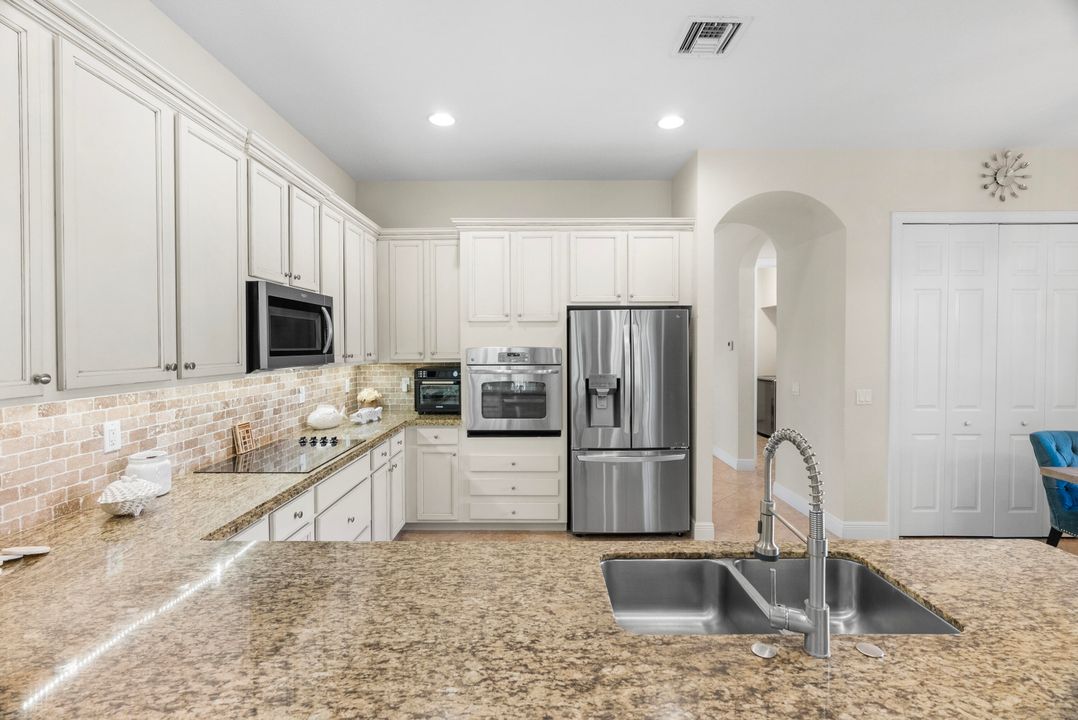 待售: $1,235,000 (5 贝兹, 4 浴室, 3509 平方英尺)